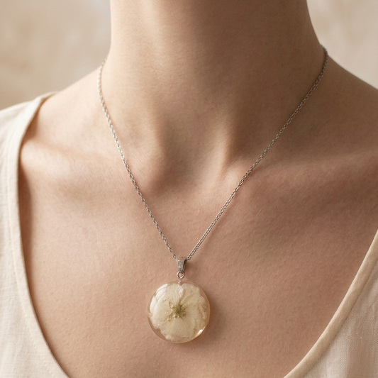 Collana Botanica con Delphinium rosa