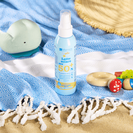 Latte solare SPF 50+ - Protezione molto alta bimbi e pelli sensibili La Saponaria