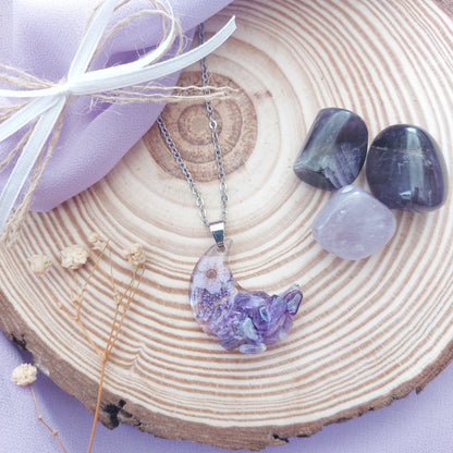 Collana Mezza Luna con fiori e chips di Ametista
