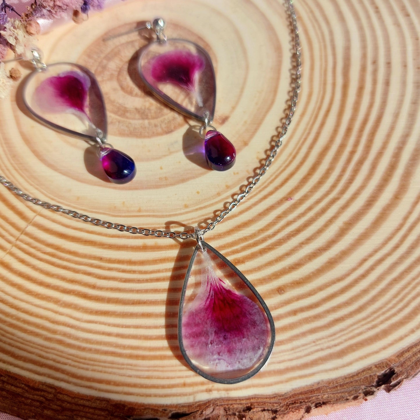 Collana e Orecchini con petali di Geranio