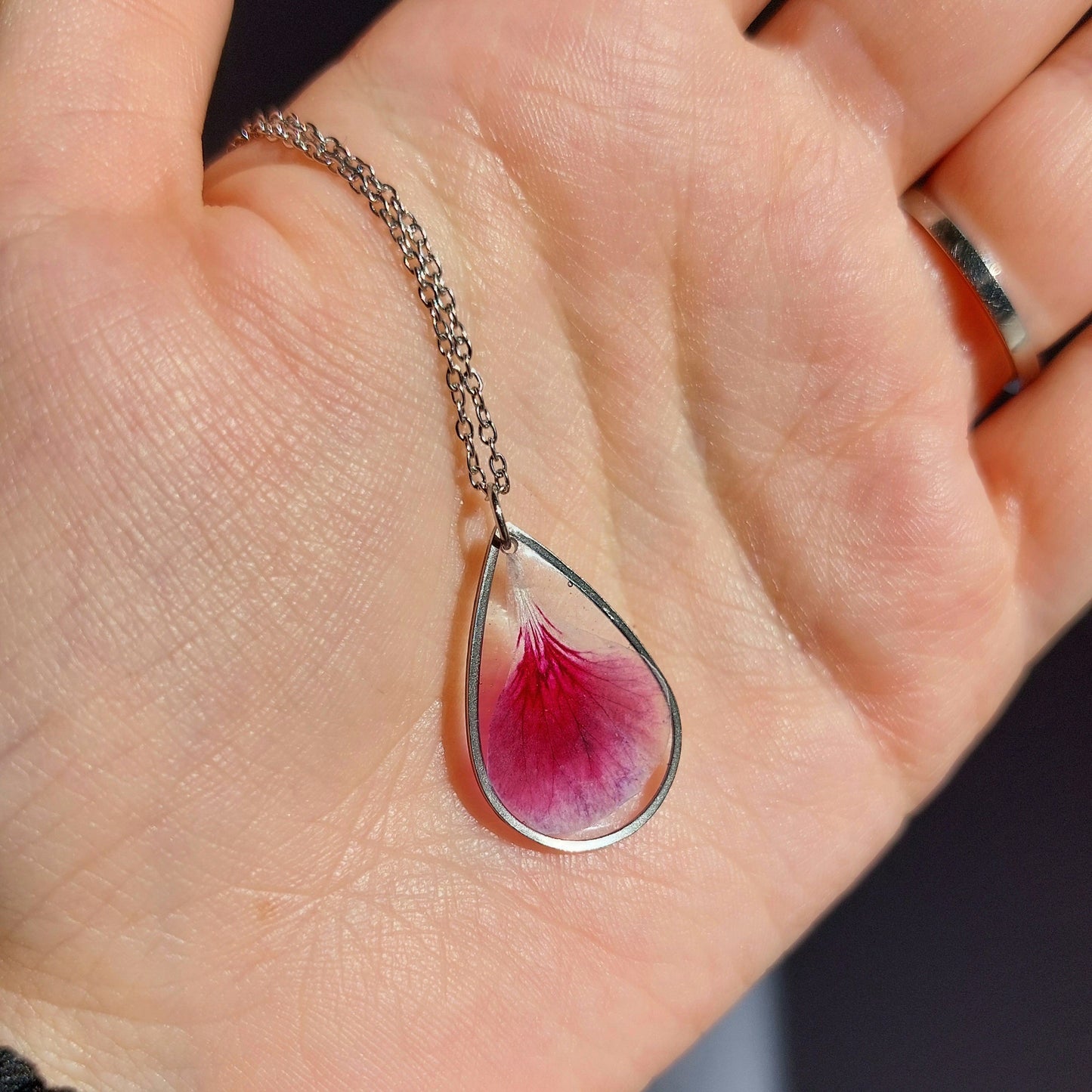 Collana e Orecchini con petali di Geranio