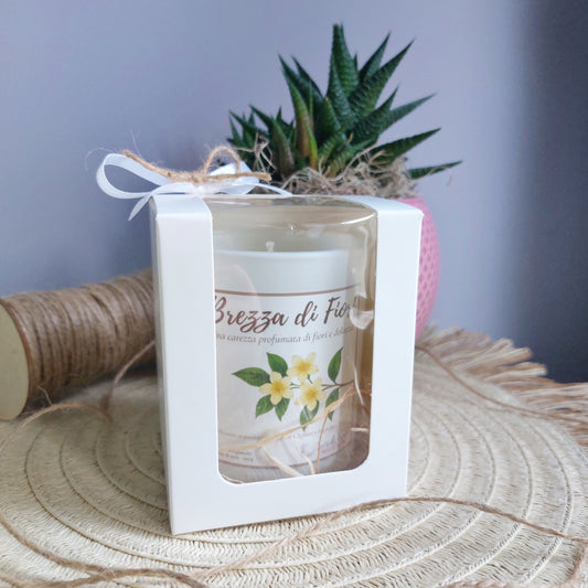 Candela Artigianale "Brezza di Fiori" - Una carezza profumata di fiori e dolcezza