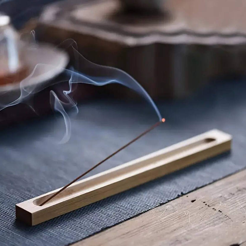 Bruciatore di incenso in legno