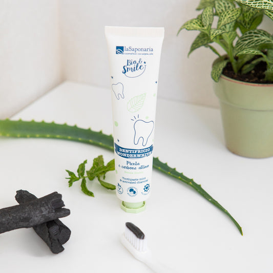 Dentifricio sbiancante WonderWhite Menta&Carbone - La Saponaria