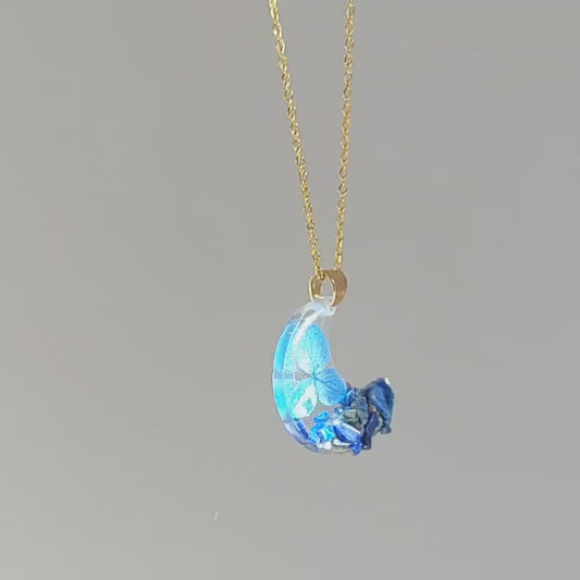 Collana Mezza Luna con fiori e chips di Lapislazzuli