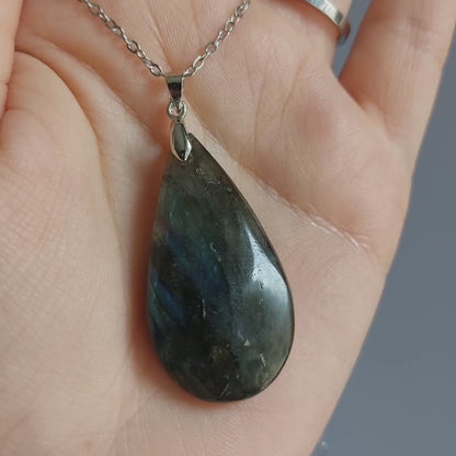 Collana con ciondolo in Labradorite