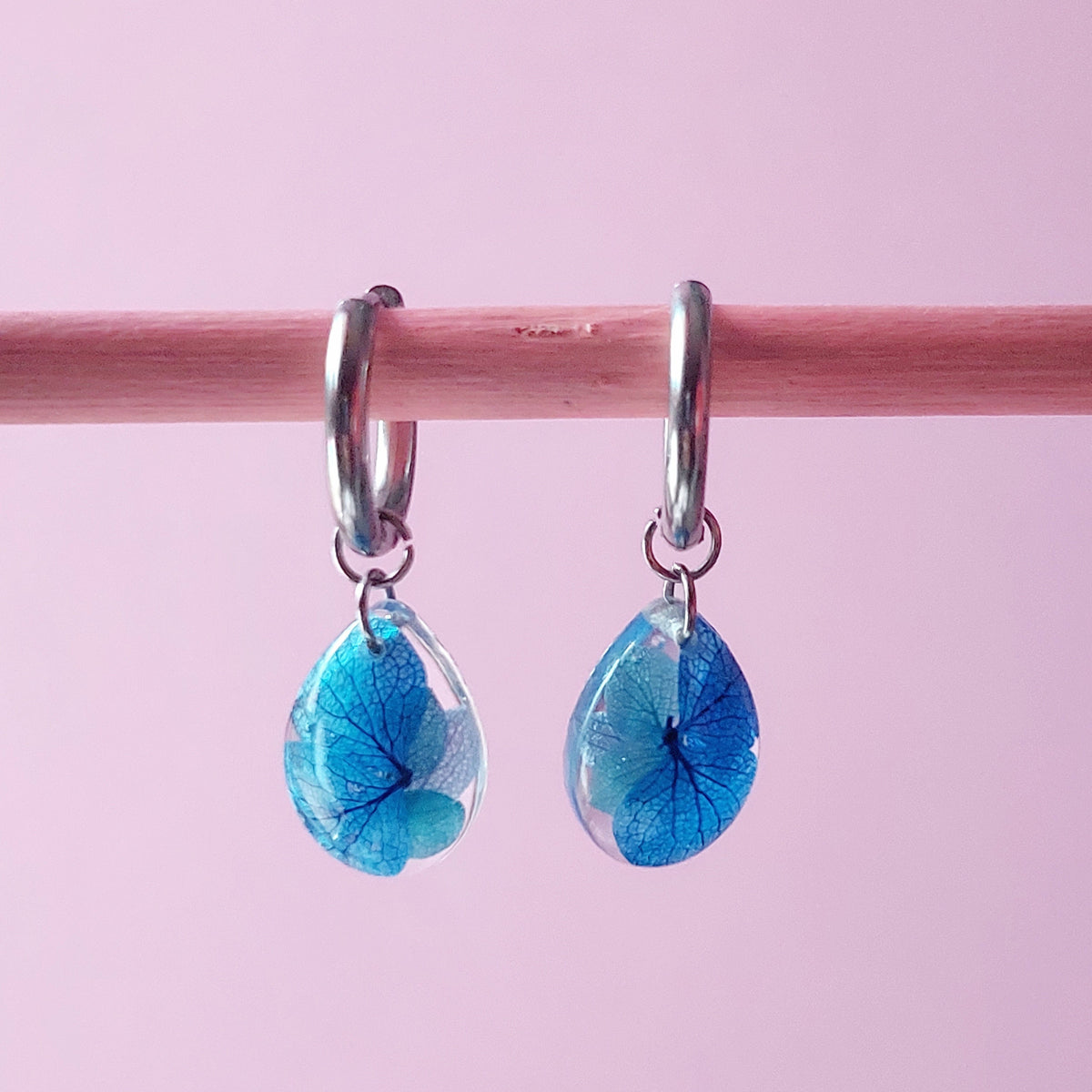 Paure Botanica "Essenza d'Ortensia" - Collana e Orecchini con Ortensie blu - Fatti a mano