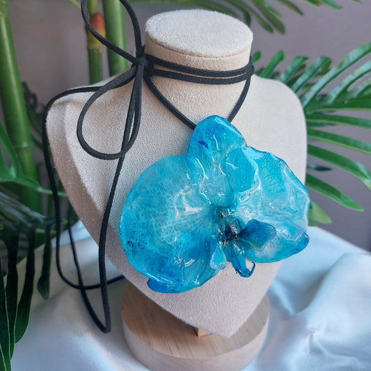 Choker Orchidea Blu - Gioiello Botanico Fatto a Mano