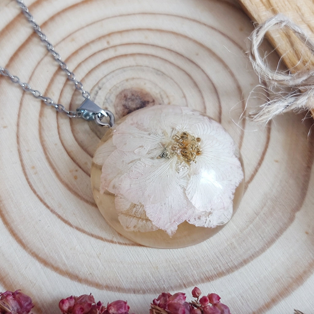 Collana Botanica con Delphinium rosa