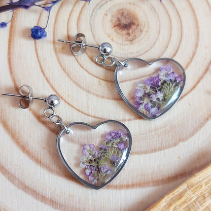 Orecchini Botanici a forma di cuore con Fiori di Lobularia